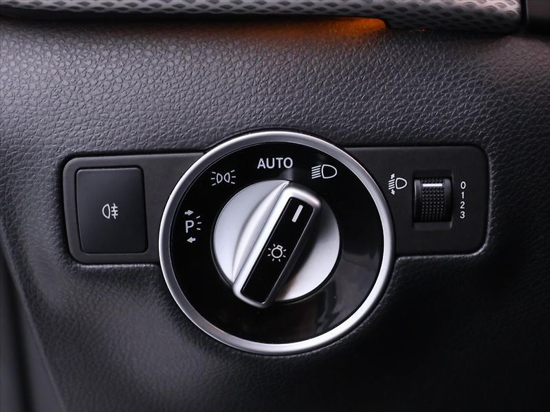 Mercedes-Benz Třídy B 1,5 CDI 80kW Aut. Urban Navi - fotka 18 z 37
