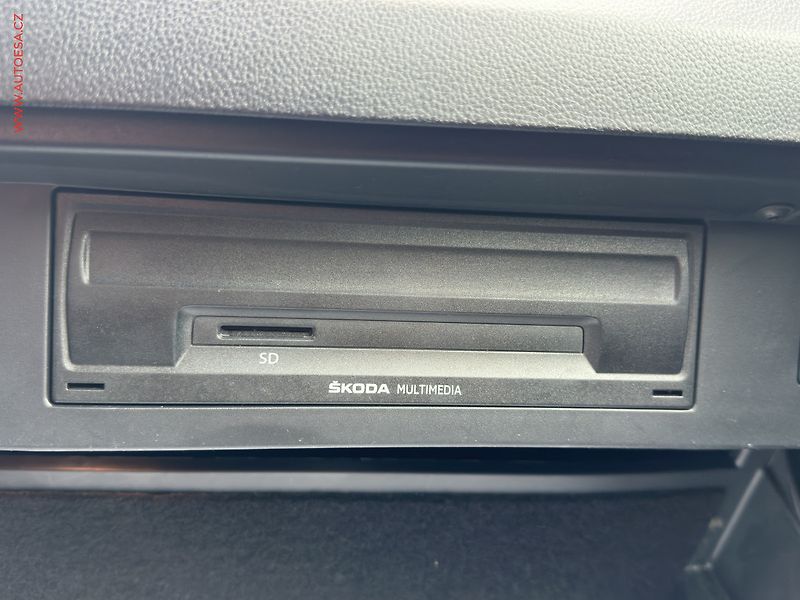 Škoda Octavia (2016) 2.0TDi, ČR, DSG, bixen - fotka 18 z 19