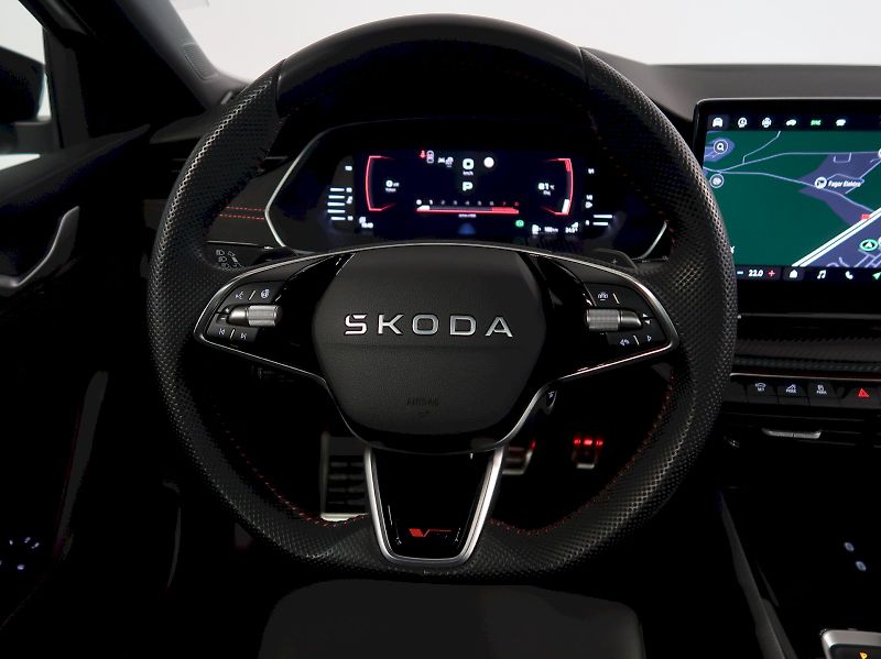 Škoda Octavia (2026) RS 2.0TSI 195KW DSG TAŽNÉ PANO - fotka 11 z 48