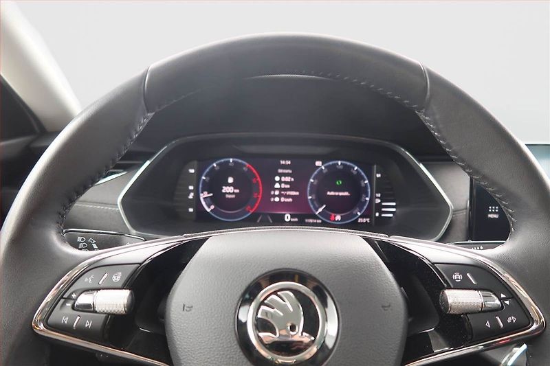 Škoda Octavia (2023) 2.0 TDI, ČR,1.maj, Kůže - fotka 16 z 19