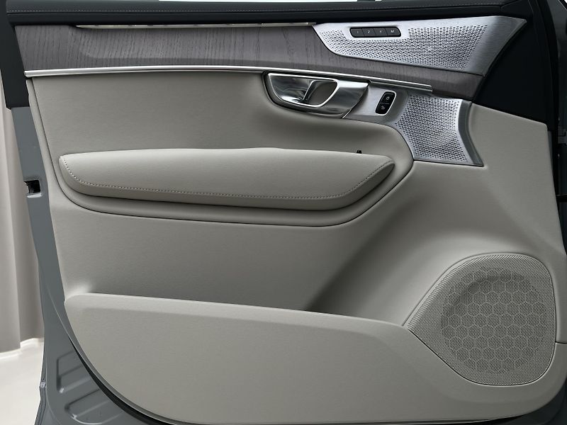 Volvo XC90 (2026) B5 AWD BRIGHT PLUS - fotka 22 z 45