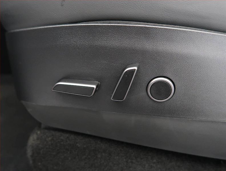Tesla Model Y (2023) RWD LFP 60kWh, SoH 97% - fotka 20 z 31