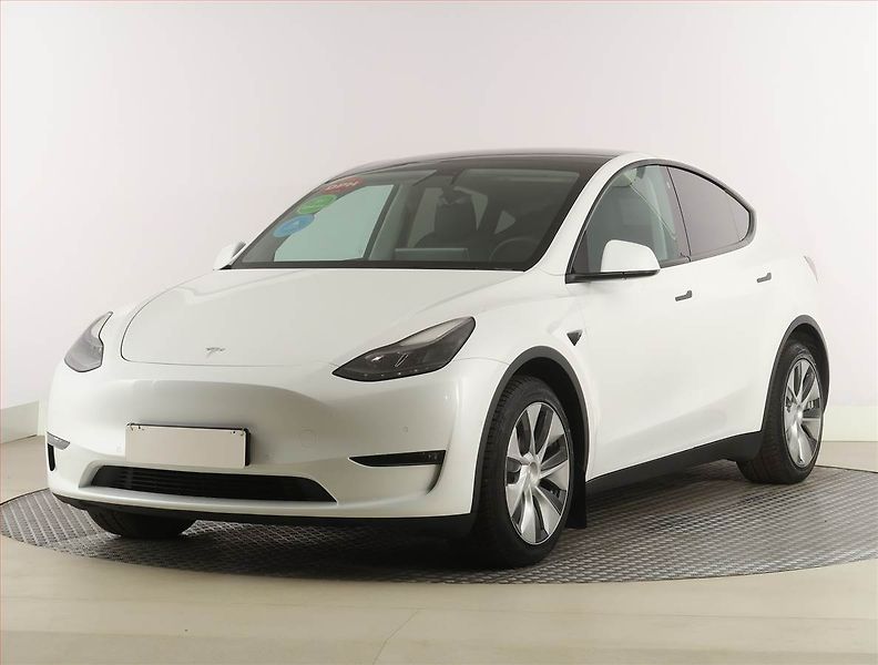 Tesla Model Y (2022) Long Range AWD 79kWh, SoH 93% - fotka 2 z 33