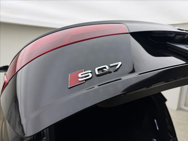 Audi SQ7 4,0 V8 MATRIX BOSE DPH 360° CZ - fotka 50 z 52