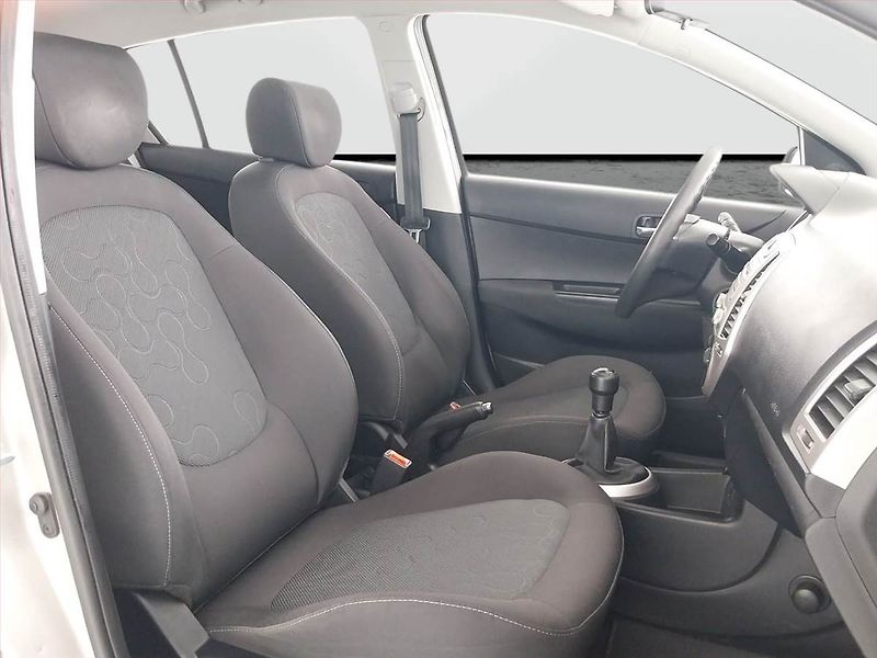 Hyundai i20 (2009) 1.2 - fotka 9 z 17