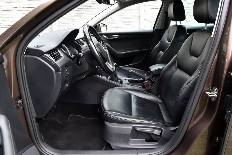 Škoda Octavia 1.4 TSi G-TEC STYLE, NAVI, LED - fotka 8 z 48