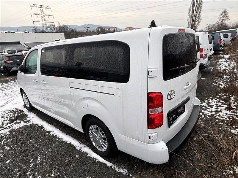 Toyota ProAce Verso 2,0   L2 Business 5D 9 míst - fotka 5 z 7