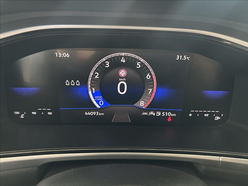 Volkswagen T-Roc 1,0   TSI 85kW,LIFE,1.MAJITEL - fotka 12 z 26
