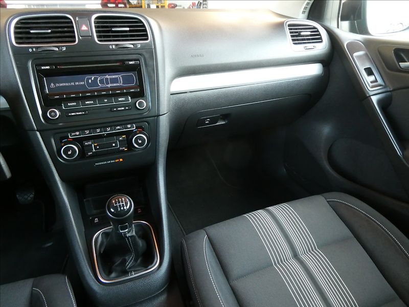 Volkswagen Golf 1,2 TSi 77kW Match,po rozvodec - fotka 27 z 53
