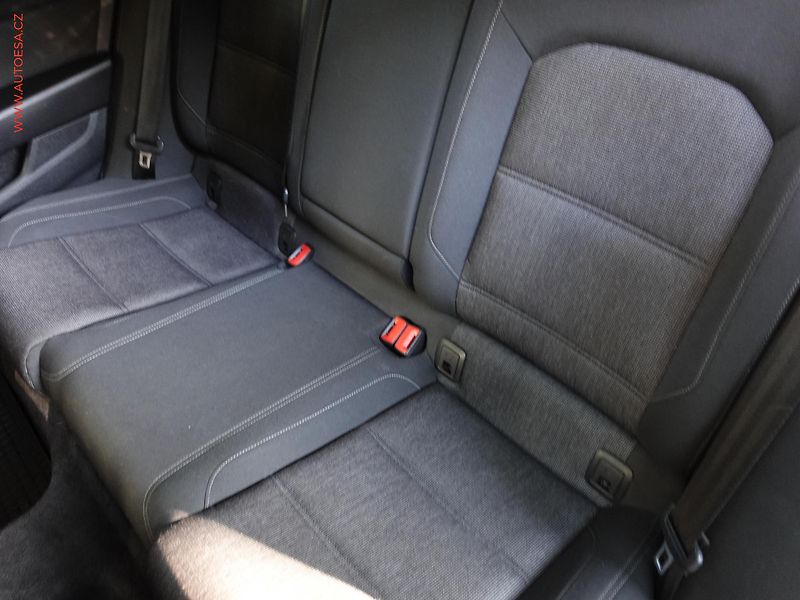 Volkswagen Passat (2015) 2.0 TDi, DSG, park.asist - fotka 10 z 21