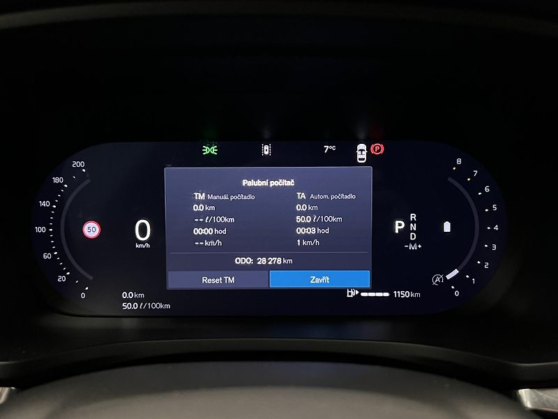 Volvo V60 B4 PLUS DARK AUT 1.maj. - fotka 25 z 47