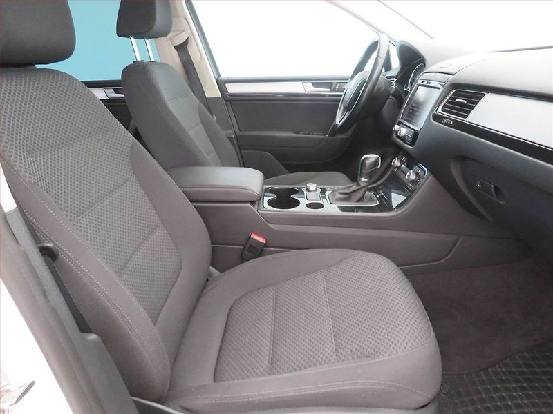 Volkswagen Touareg (2016) 3.0 TDI - fotka 9 z 18