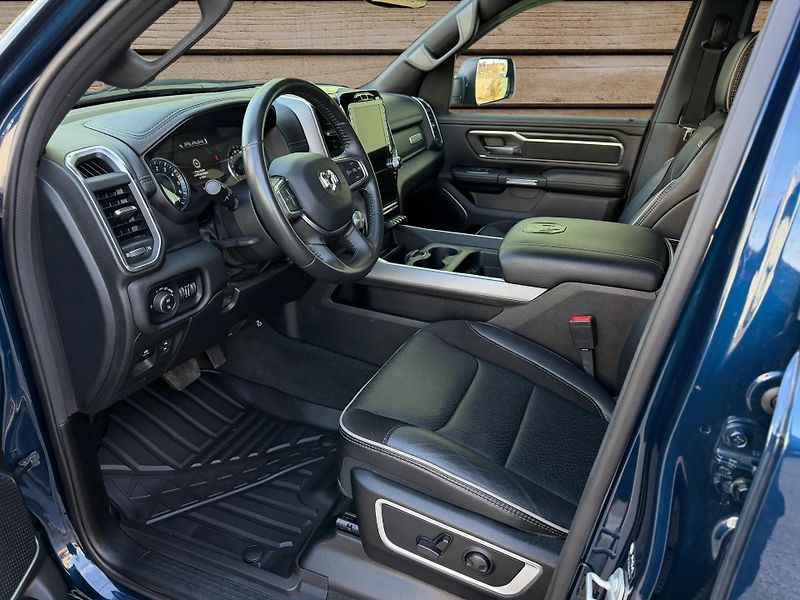 Dodge RAM (2024) +LARAMIE+OFFROAD PAKET+ - fotka 13 z 26