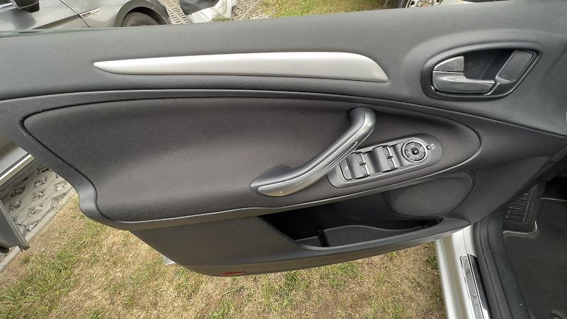 Ford Galaxy (2011) 7x míst  - fotka 9 z 16