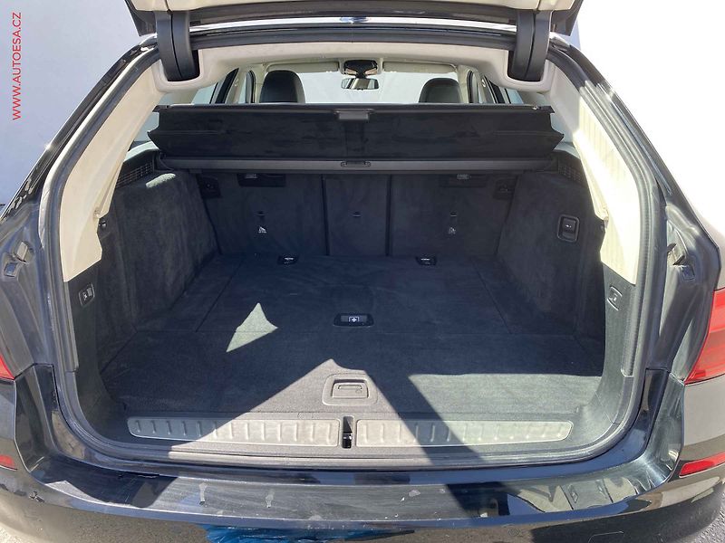 BMW Řada 5 (2017) 3.0D 530d, AT, navi, bixen - fotka 7 z 20