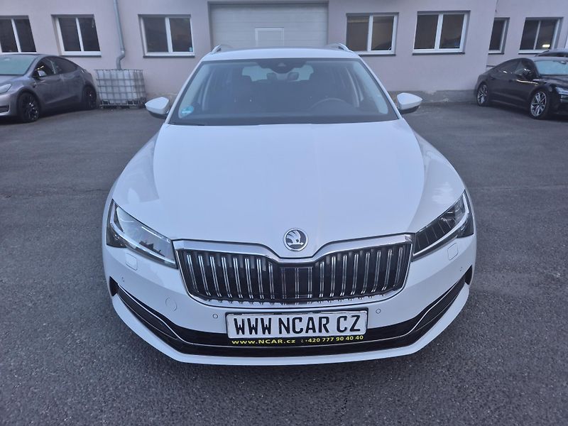 Škoda Superb Combi 2,0TDi DSG 110kw 17ALU - fotka 9 z 44