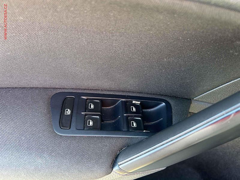 Volkswagen Golf (2013) 1.2i, servis.kniha - fotka 11 z 17