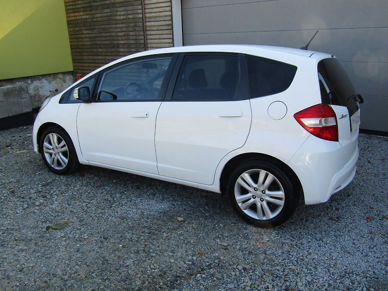 Honda Jazz (2012) 1.3 16V 73kW - fotka 3 z 35