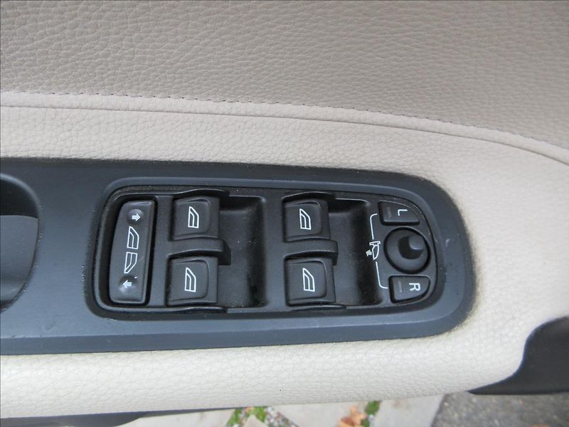 Volvo C70 2,0 D, Navi, Kůže, Xenon - fotka 27 z 28