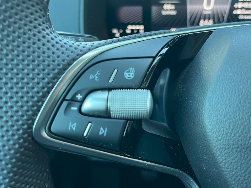 Škoda Karoq (2025) Drive 1,5TSI 110kW 6-ti. st. m - fotka 25 z 35