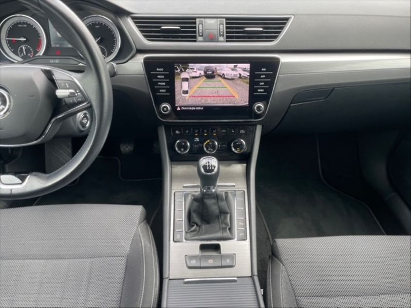 Škoda Superb 2,0 TDI 110 Style - fotka 10 z 11