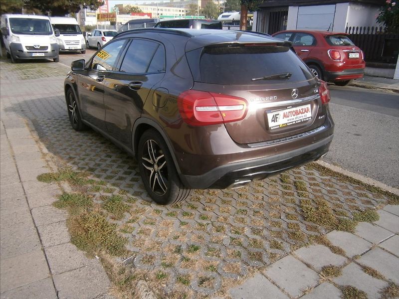 Mercedes-Benz GLA 2,2 CDI 4 MATIC - fotka 4 z 15