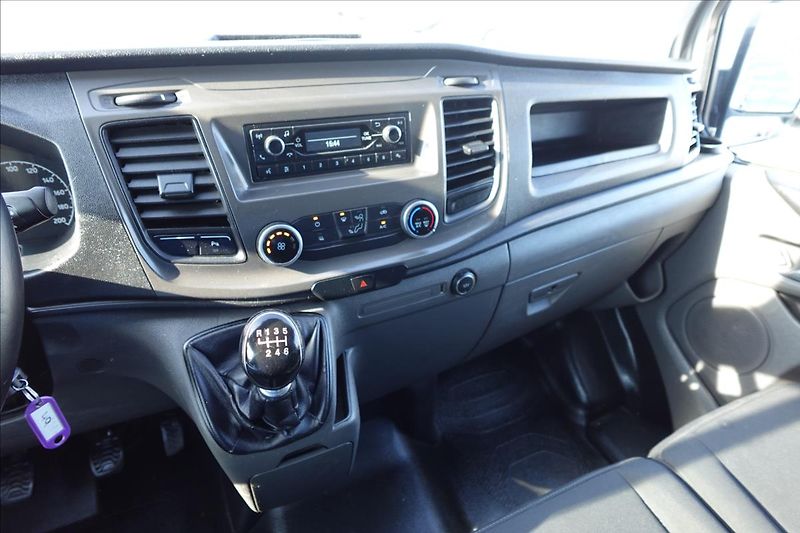 Ford Transit Custom 2,0 TDCI  L2H1 6MÍST KLIMA - fotka 30 z 35