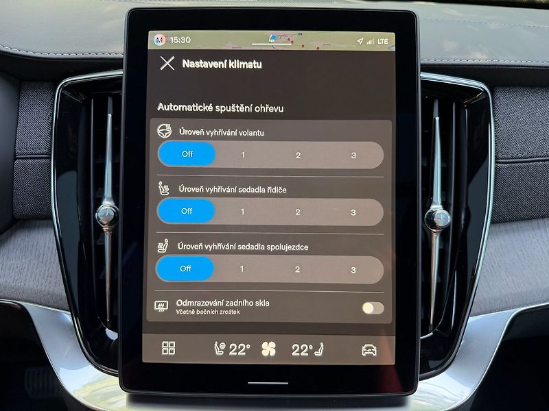 Volvo XC90 B5 AWD PLUS DARK PREMIUM, PANO - fotka 17 z 34