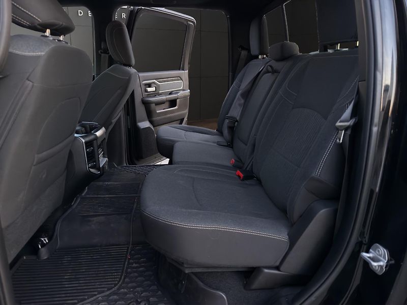 Dodge RAM (2019) 2500  CUMMINS HEAVY DUTY - fotka 14 z 27