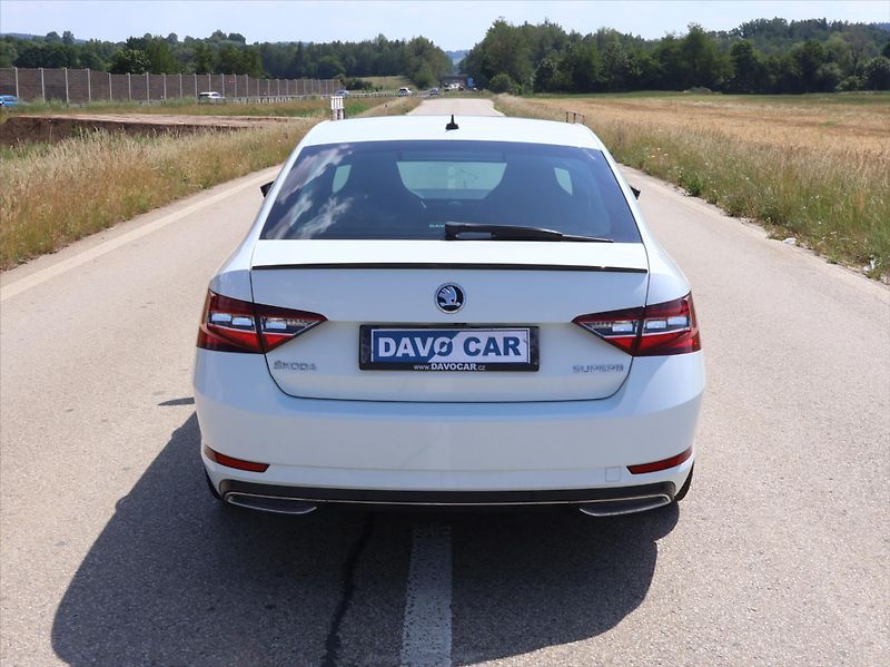 Škoda Superb 1,8 TSI DSG CZ Sportline DCC - fotka 6 z 28