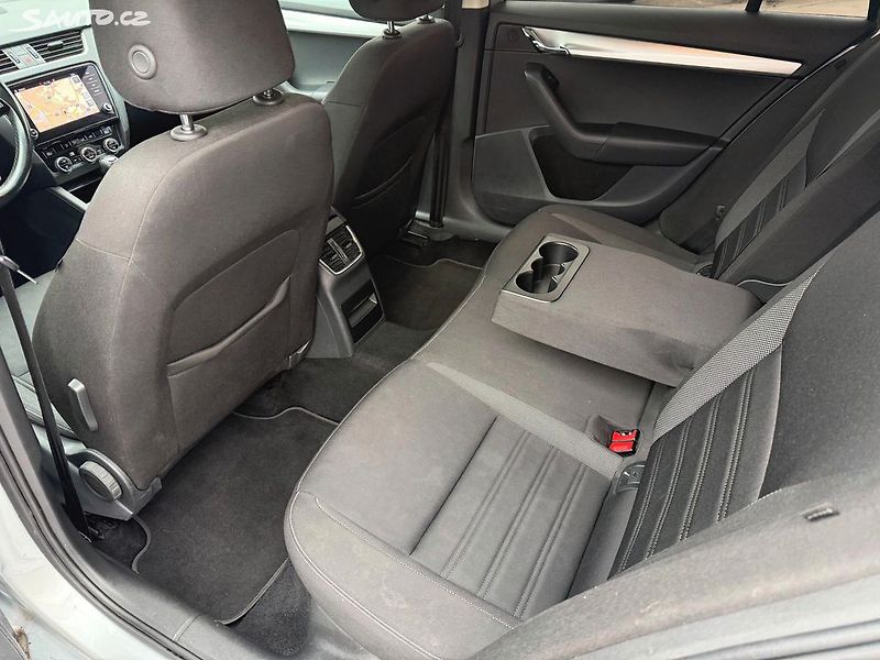 Škoda Octavia 1.6 TDi DSG - fotka 28 z 32