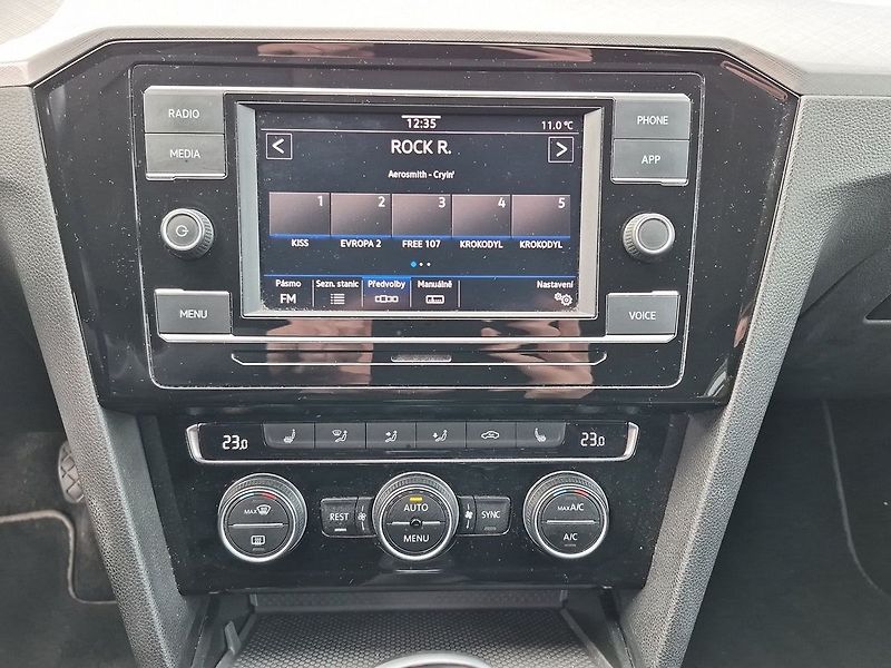 Volkswagen Passat Variant 1.5 TSI EVO Business - fotka 13 z 25