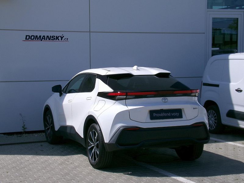 Toyota C-HR STYLE 1,8 HEV 103kW AT - fotka 13 z 15