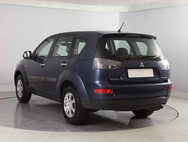 Mitsubishi Outlander (2009) 2.4 MIVEC, po STK, jezdí dobře - fotka 4 z 16