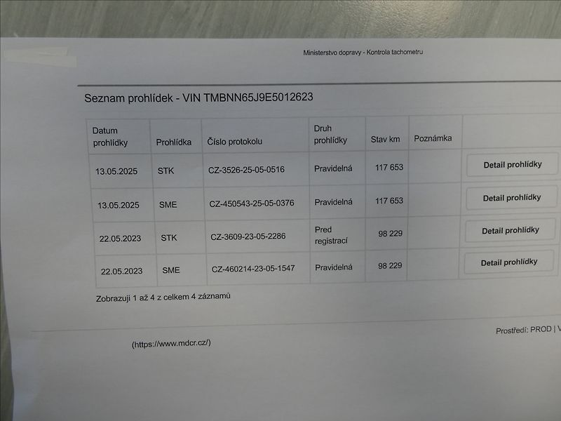 Škoda Roomster 1,2 TSI 77kW Elegance,2 x kola - fotka 48 z 48