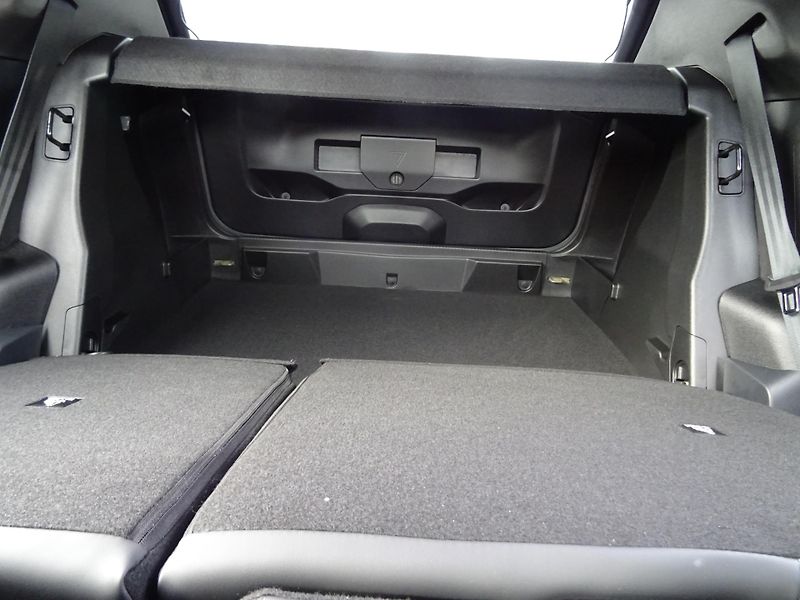 Peugeot 2008 (2026) ALLURE Hybrid 145k e-DCS6 - fotka 14 z 45