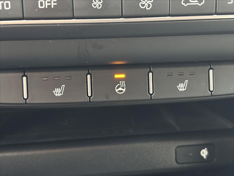 Kia Ceed 1,5 TGDi TOP ZÁRUKA CARPLAY - fotka 28 z 42