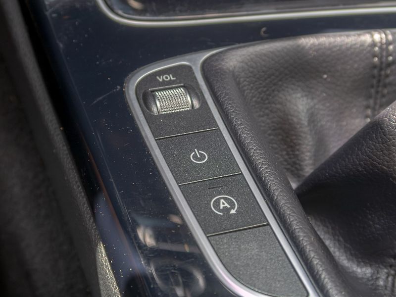 Mercedes-Benz Třídy C (2019) 220CDI LED – NAVIGACE - fotka 30 z 58