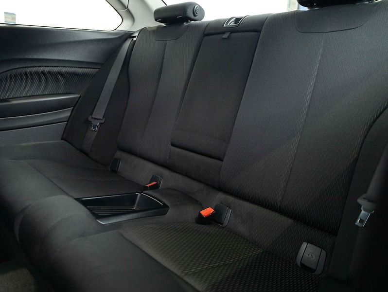 BMW Řada 2 220d xDrive - fotka 20 z 20