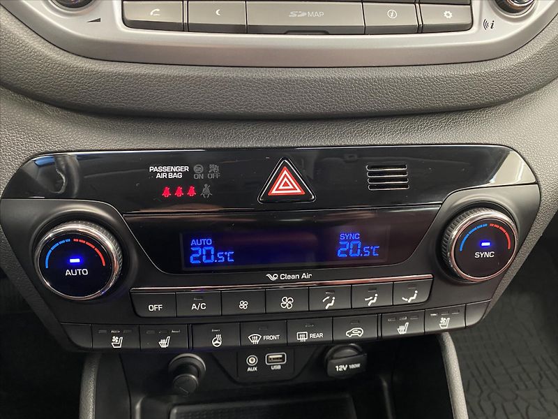 Hyundai Tucson 2,0 CRDi 136kW 4x4 Premium - fotka 18 z 25