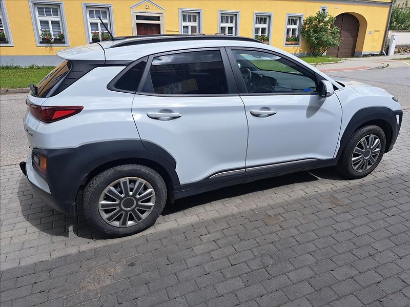 Hyundai Kona 1,0 T-GDI - fotka 11 z 56