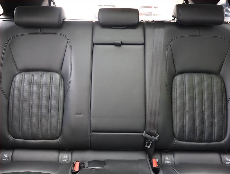Jaguar F-Pace (2018) 30d AWD, 4X4, Automat - fotka 10 z 21