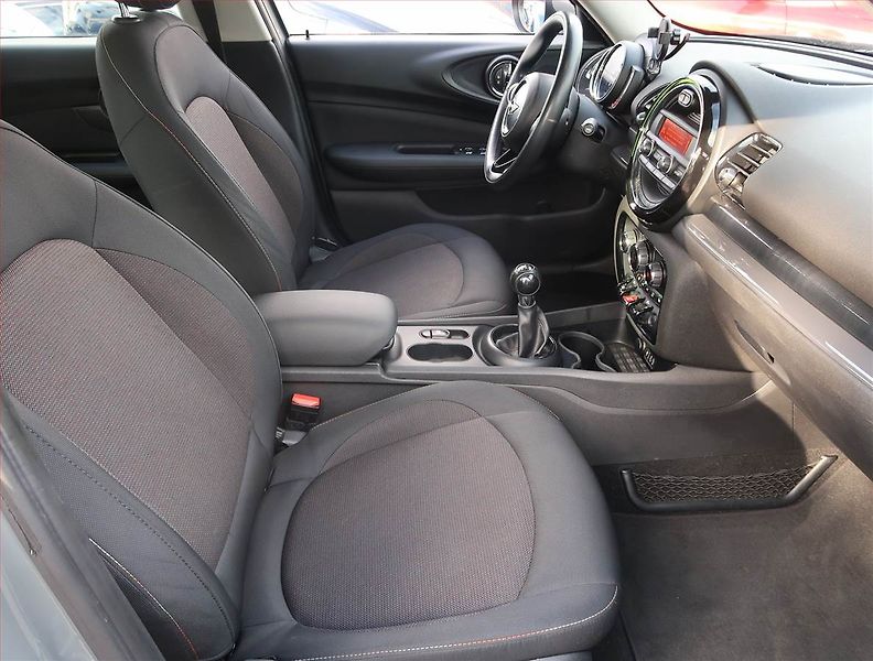 Mini Clubman (2018) One, Serv.kniha, Park. senzory - fotka 9 z 19