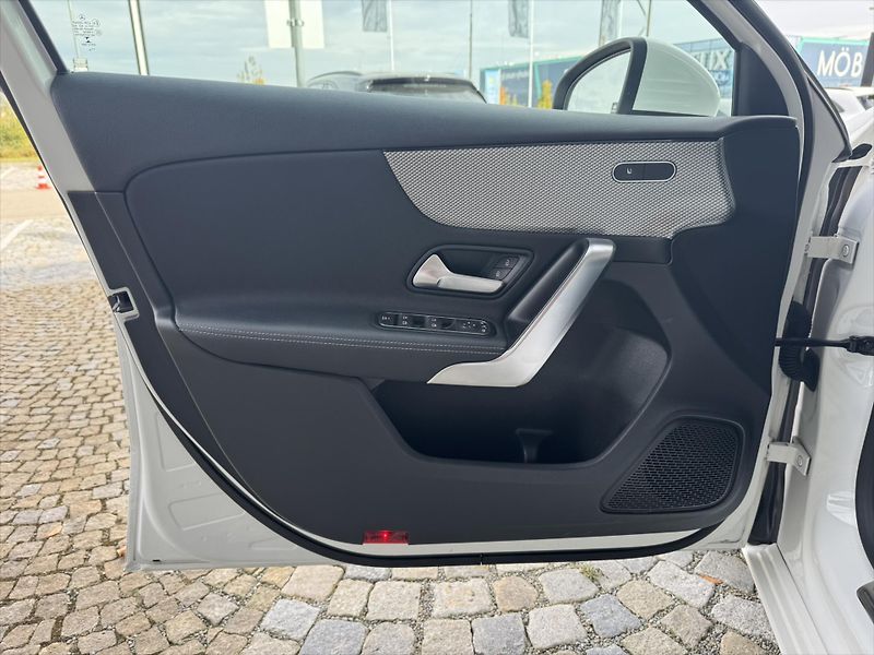 Mercedes-Benz Třídy A A 200 Progressive - fotka 4 z 29