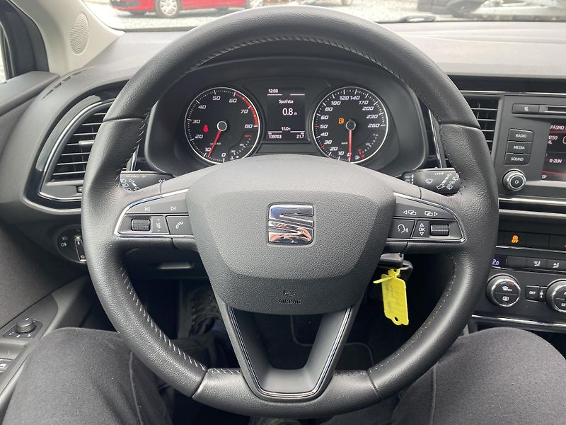 Seat Leon 1.4 TSI 92kW - 1xMAJ.- STYLE - fotka 17 z 41