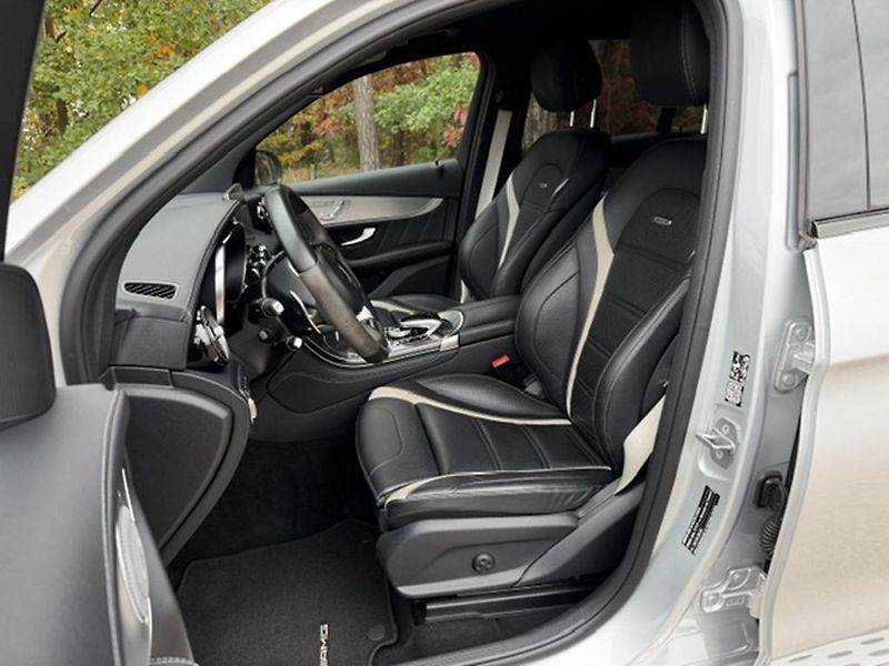 Mercedes-Benz GLC AMG GLC 63S 4MATIC+ V8 BITURBO - fotka 14 z 46