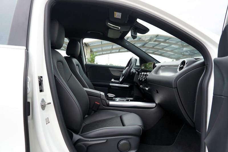 Mercedes-Benz GLA 200d Progressive/AT9/MBUX - fotka 29 z 46