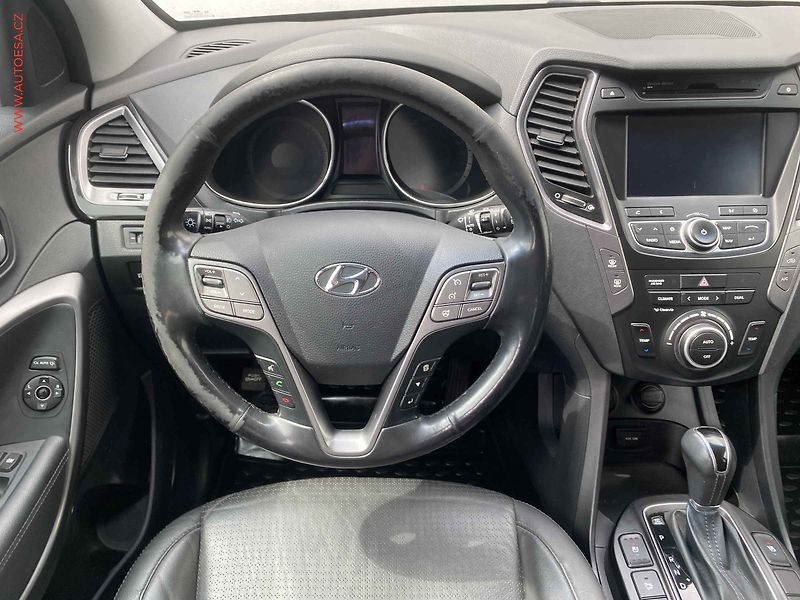 Hyundai Santa Fe (2014) 2.2 CRDi 4x4, ČR, AT, navi - fotka 11 z 18