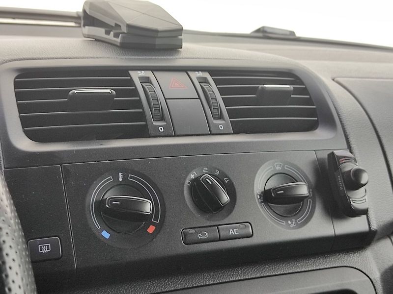 Škoda Fabia (2011) combi Ambiente 1,2 Tsi 63 Kw - fotka 11 z 27