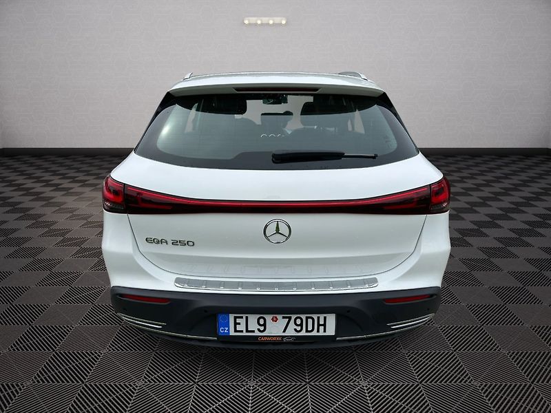 Mercedes-Benz EQA (2023) 250 69,7 kWh - fotka 6 z 29